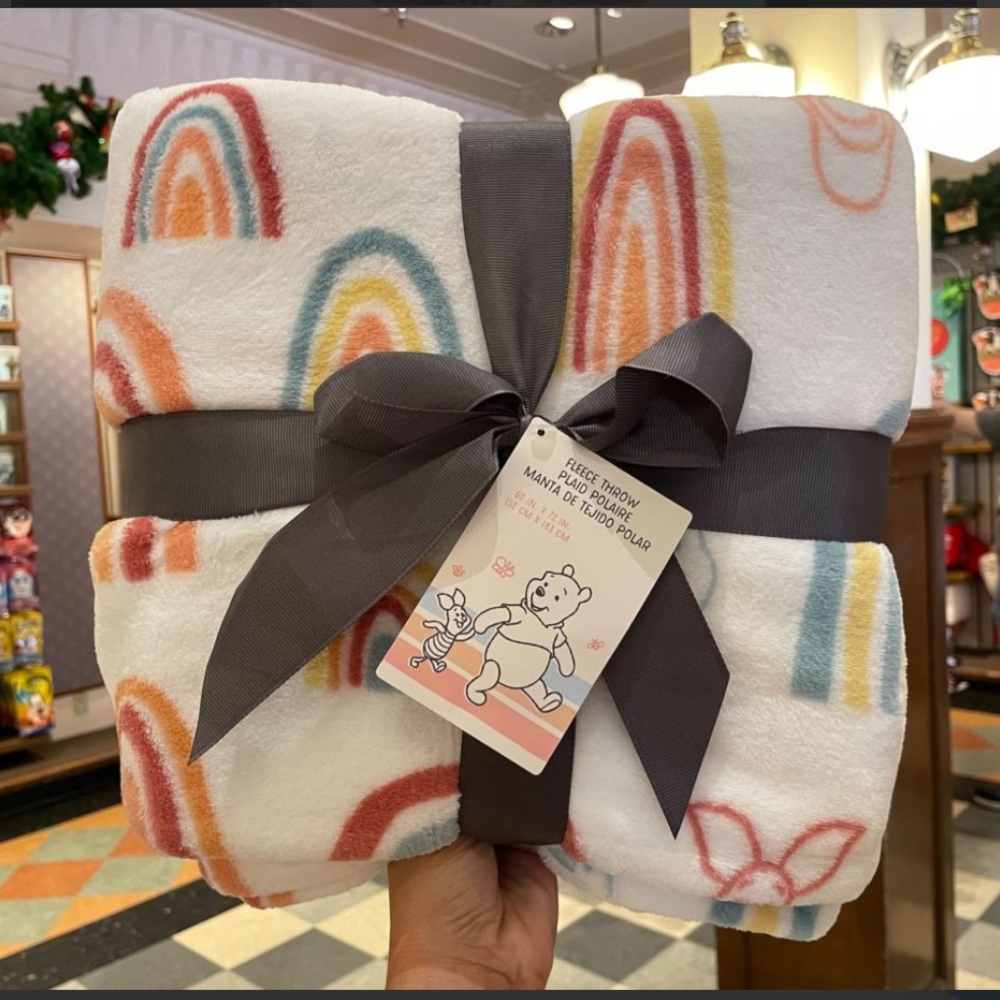 Disney Parks Winnie The Pooh and Piglet Be Kind Throw Blanket NEW WITH TAGS!